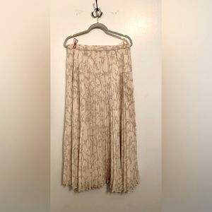 Banana republic pleated maxi skirt